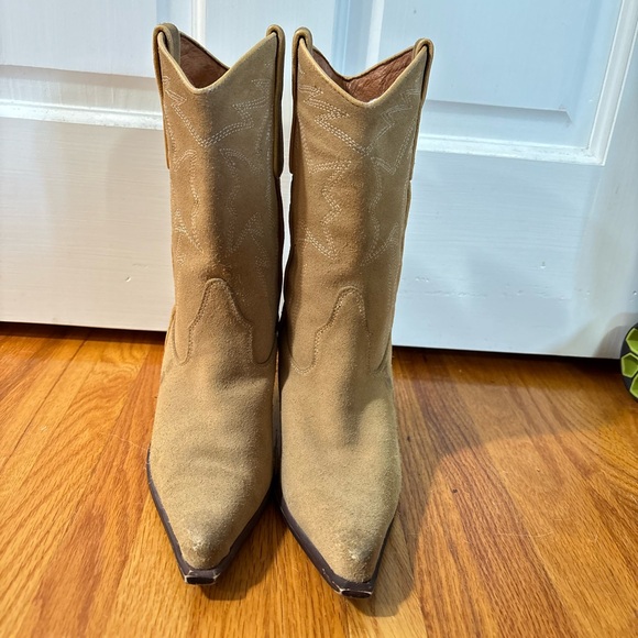 Vintage Shoes - Tan Suede Cowboy Boots